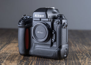 NIKON F5